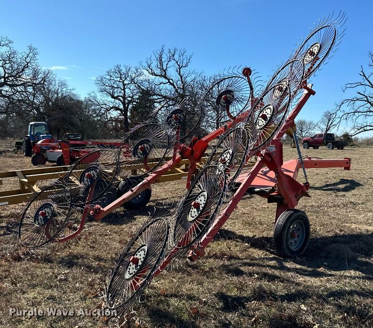 image for item NA9760 Kuhn Speedrake SR112 G11 hay rake