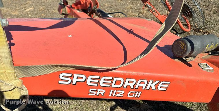 image for item NA9760 Kuhn Speedrake SR112 G11 hay rake