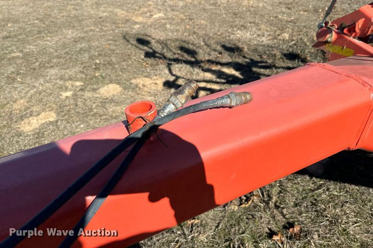 image for item NA9760 Kuhn Speedrake SR112 G11 hay rake