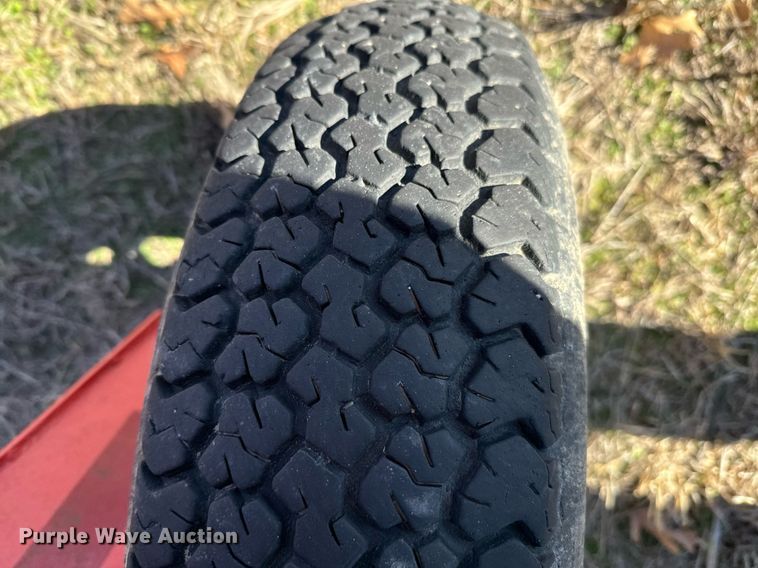 image for item NA9760 Kuhn Speedrake SR112 G11 hay rake