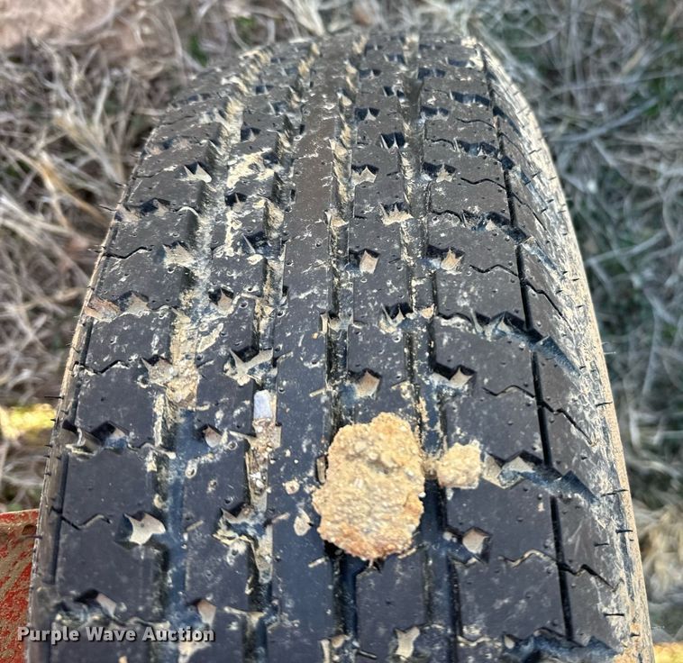 image for item NA9760 Kuhn Speedrake SR112 G11 hay rake