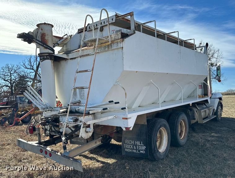 image for item NA9763 1989 Freightliner feed delivery truck