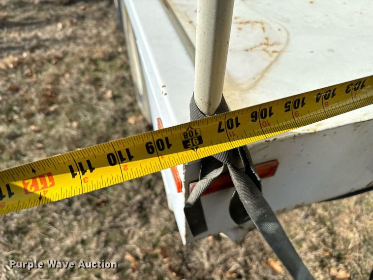 image for item NA9763 1989 Freightliner feed delivery truck