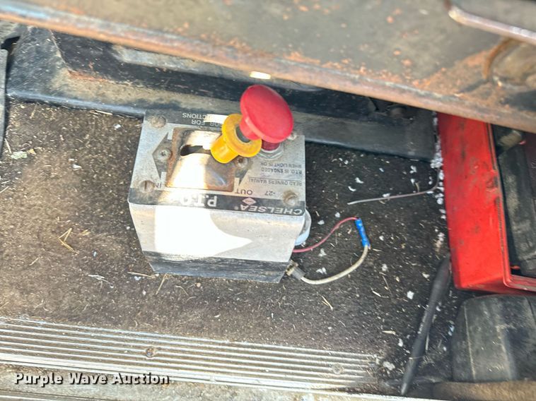 image for item NA9763 1989 Freightliner feed delivery truck