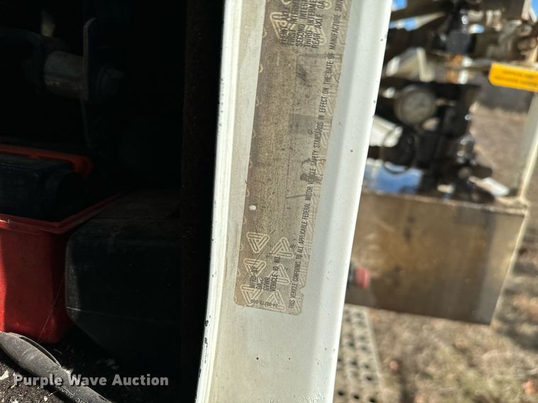 image for item NA9763 1989 Freightliner feed delivery truck