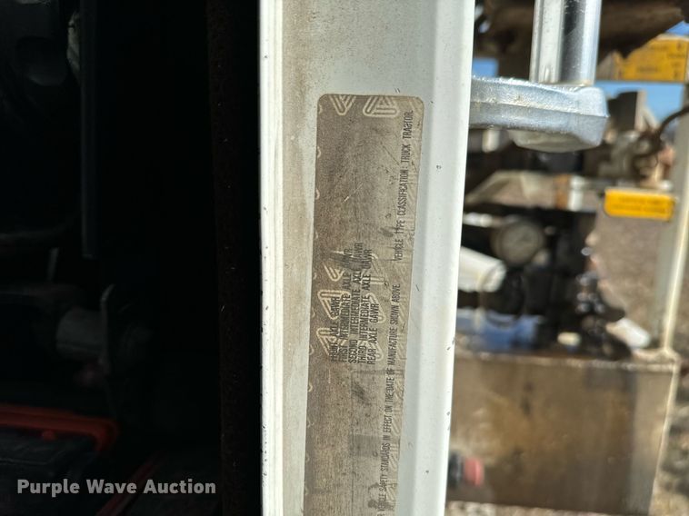 image for item NA9763 1989 Freightliner feed delivery truck