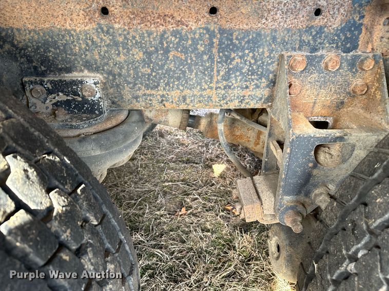 image for item NA9763 1989 Freightliner feed delivery truck