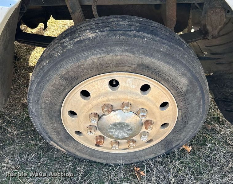 image for item NA9763 1989 Freightliner feed delivery truck