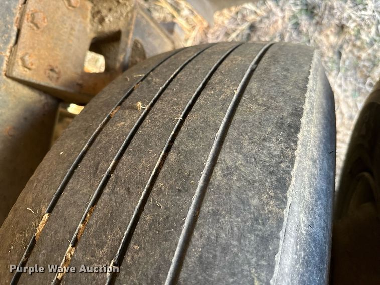 image for item NA9763 1989 Freightliner feed delivery truck