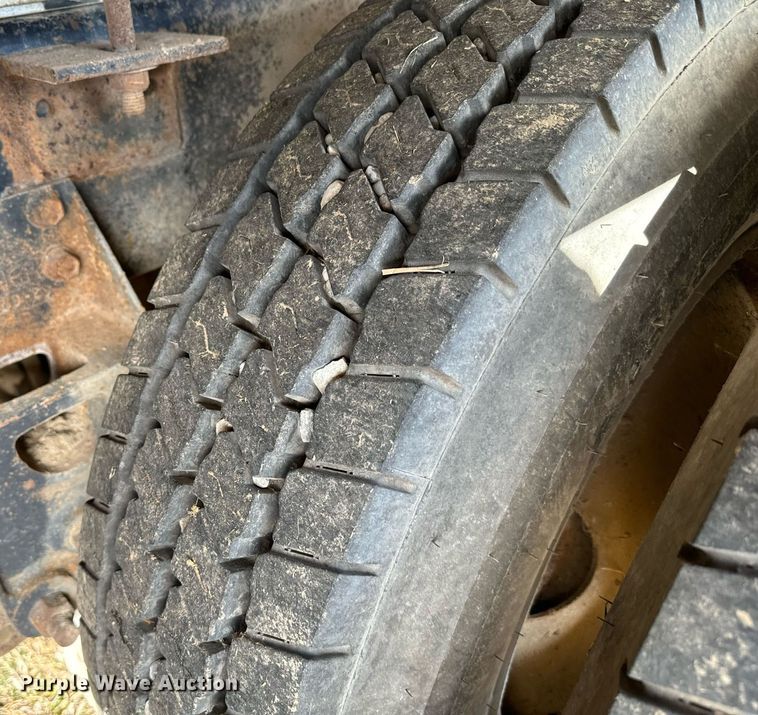 image for item NA9763 1989 Freightliner feed delivery truck