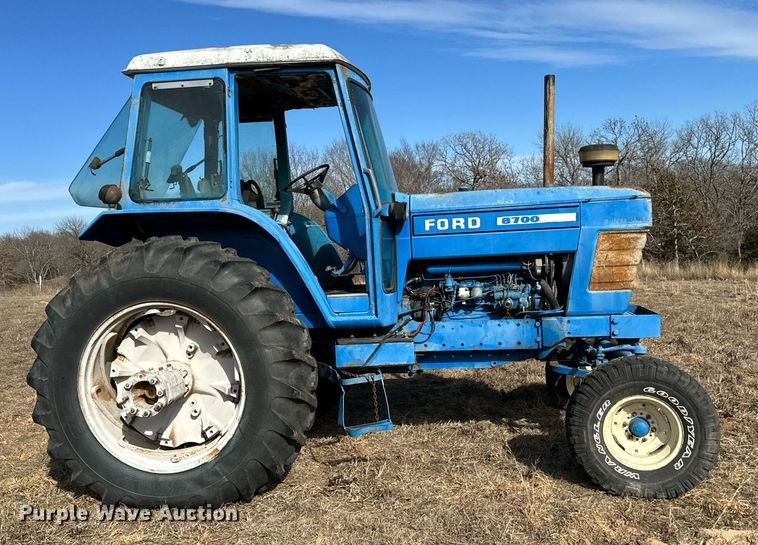 image for item NA9764 Ford 8700 tractor