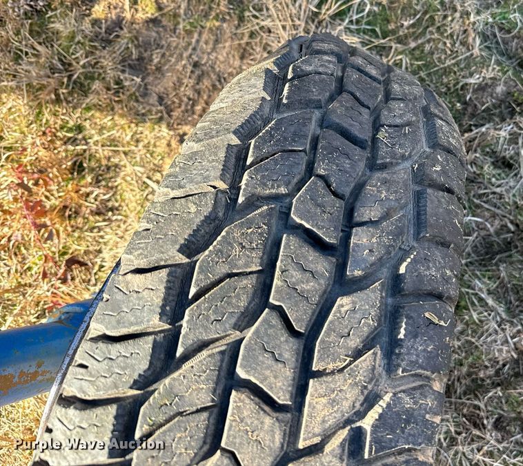 image for item NA9764 Ford 8700 tractor