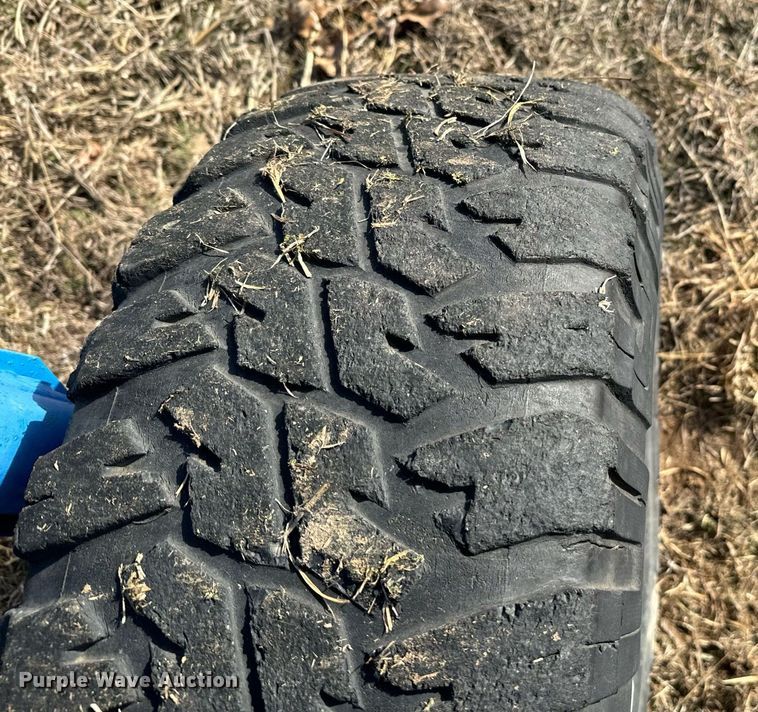 image for item NA9764 Ford 8700 tractor