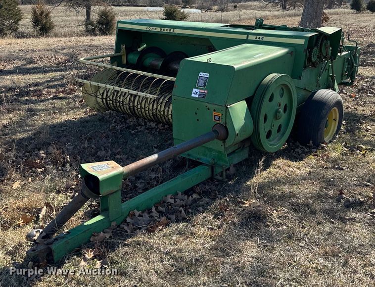 image for item NA9765 John Deere 346 small square baler