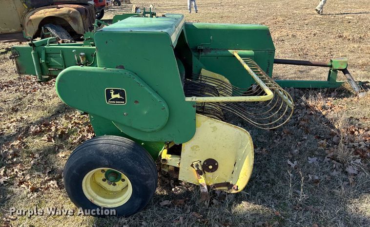 image for item NA9765 John Deere 346 small square baler
