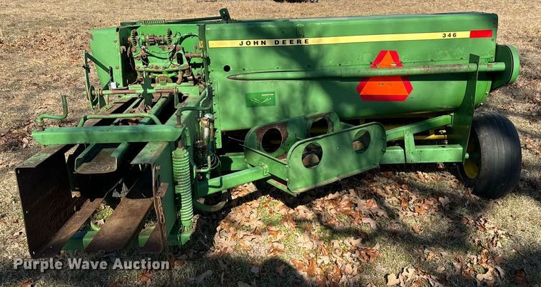 image for item NA9765 John Deere 346 small square baler