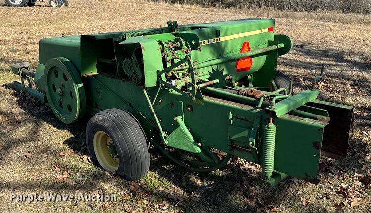 image for item NA9765 John Deere 346 small square baler