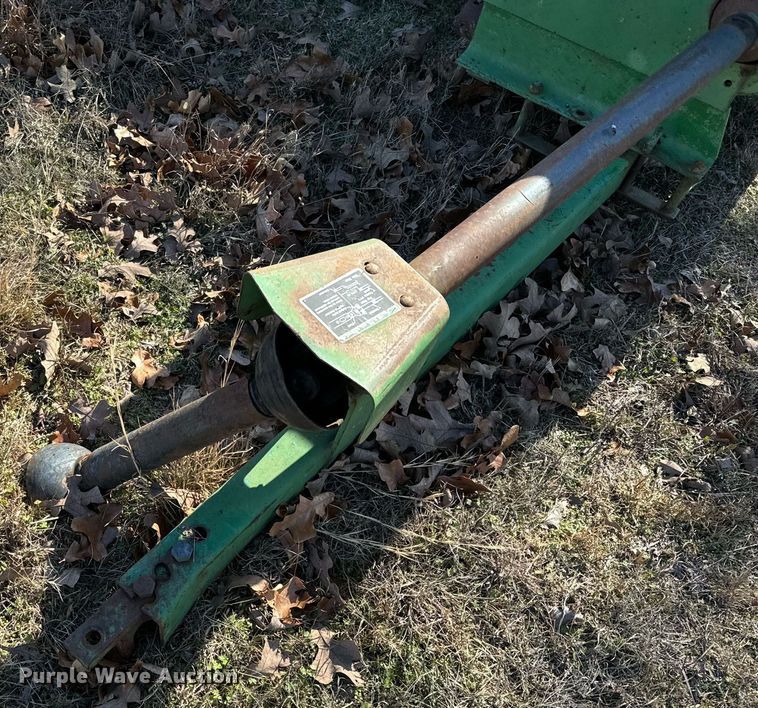 image for item NA9765 John Deere 346 small square baler