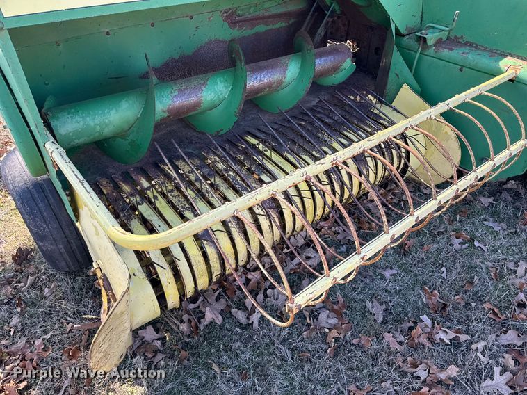 image for item NA9765 John Deere 346 small square baler