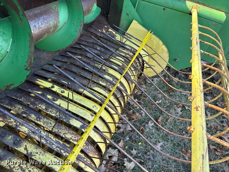 image for item NA9765 John Deere 346 small square baler