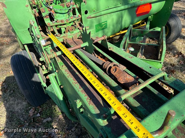 image for item NA9765 John Deere 346 small square baler