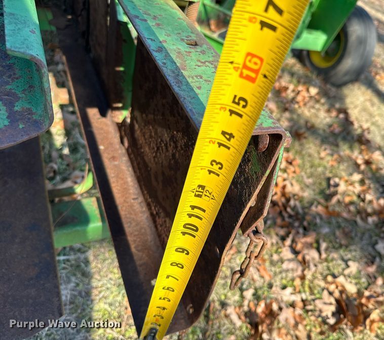 image for item NA9765 John Deere 346 small square baler