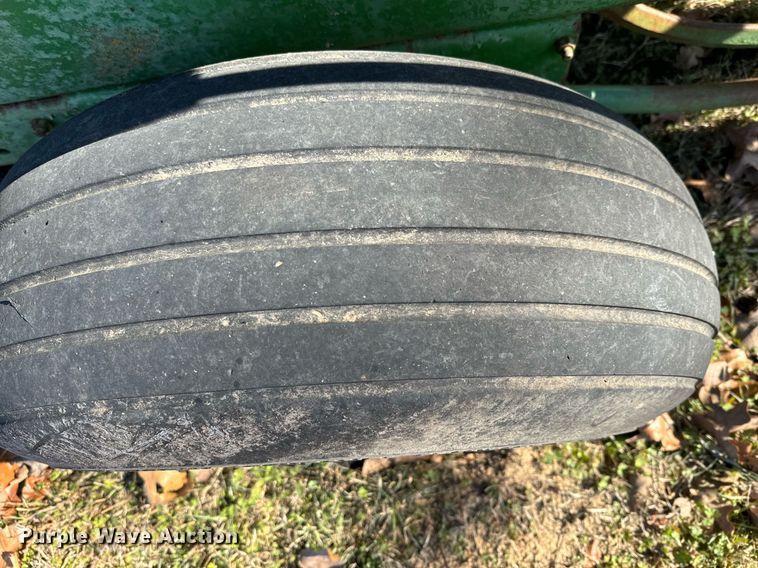 image for item NA9765 John Deere 346 small square baler