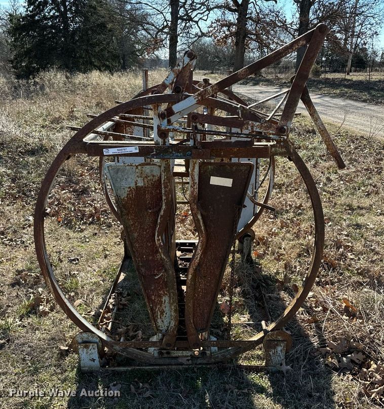 image for item NA9767 Livestock squeeze chute