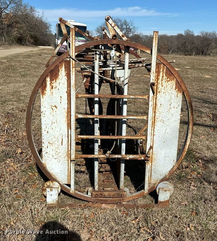 image for item NA9767 Livestock squeeze chute