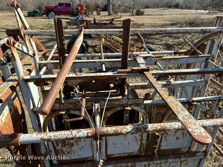 image for item NA9767 Livestock squeeze chute