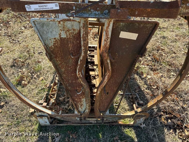 image for item NA9767 Livestock squeeze chute