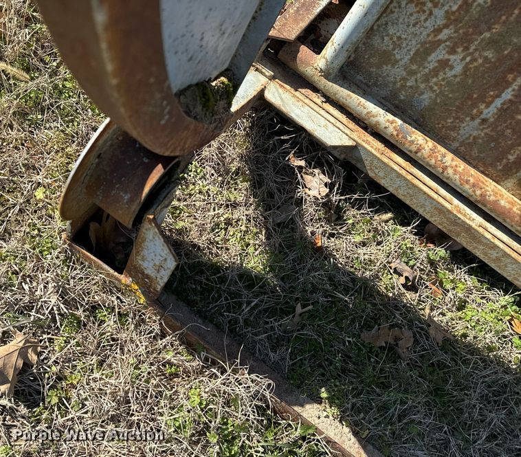 image for item NA9767 Livestock squeeze chute