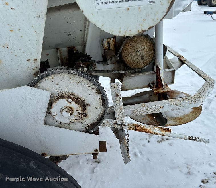 image for item NL9351 Willmar  Super 600 spreader