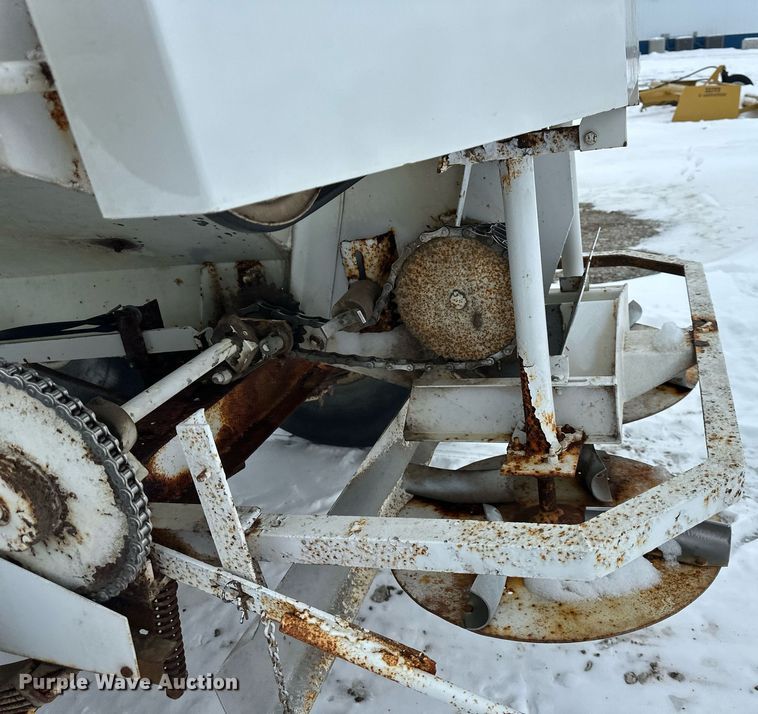 image for item NL9351 Willmar  Super 600 spreader