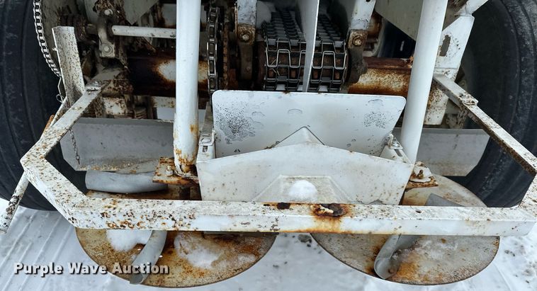 image for item NL9351 Willmar  Super 600 spreader