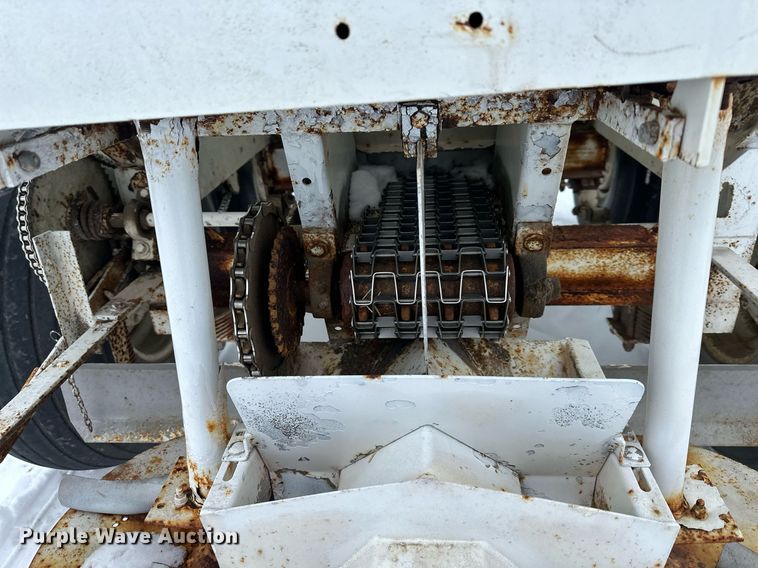 image for item NL9351 Willmar  Super 600 spreader