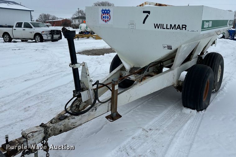 image for item NL9352 Willmar  Super 600 spreader