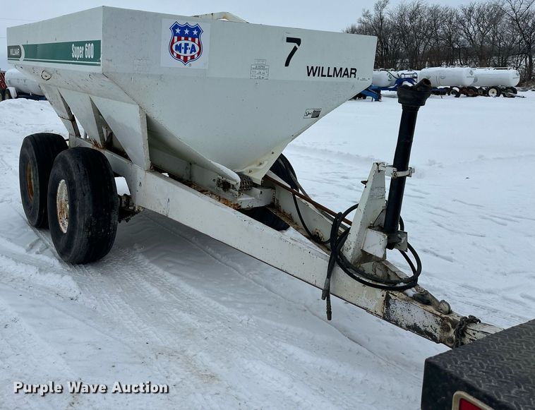 image for item NL9352 Willmar  Super 600 spreader