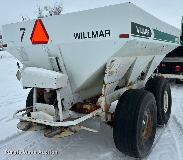 image for item NL9352 Willmar  Super 600 spreader