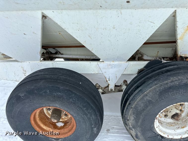 image for item NL9352 Willmar  Super 600 spreader