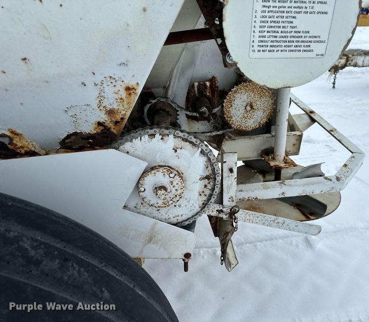 image for item NL9352 Willmar  Super 600 spreader