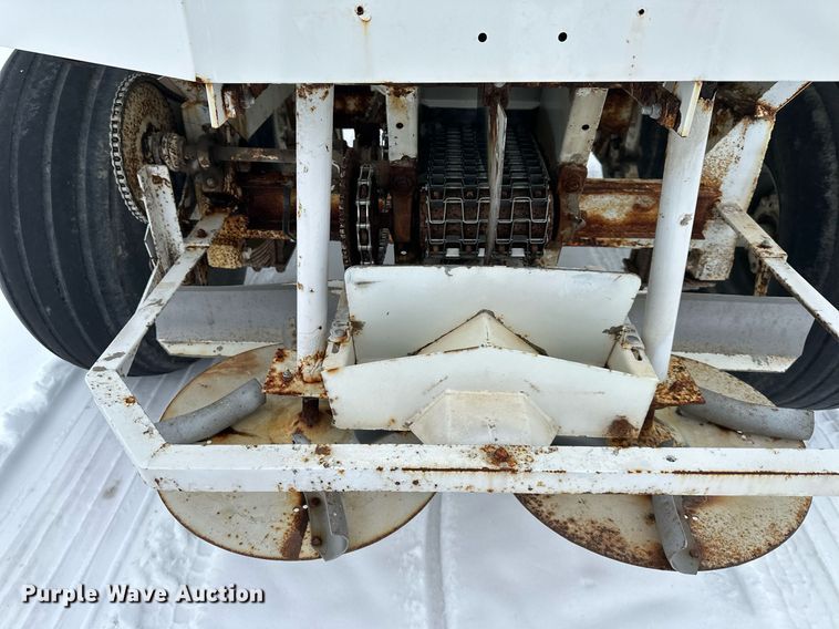 image for item NL9352 Willmar  Super 600 spreader