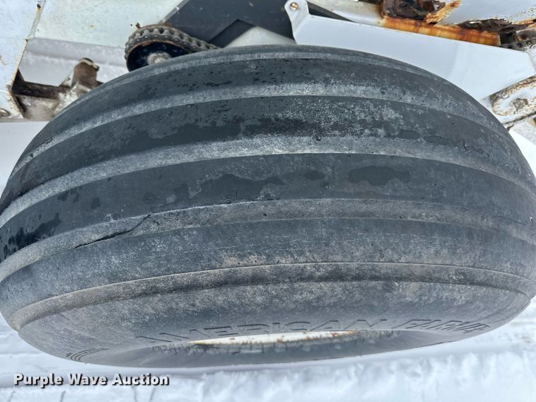 image for item NL9352 Willmar  Super 600 spreader