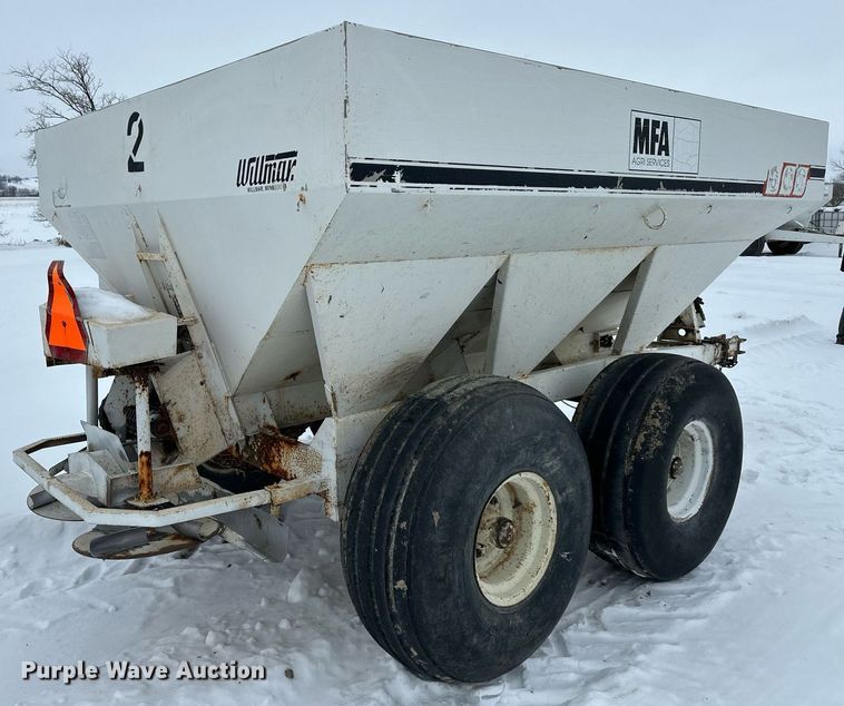 image for item NL9353 Willmar  600 spreader