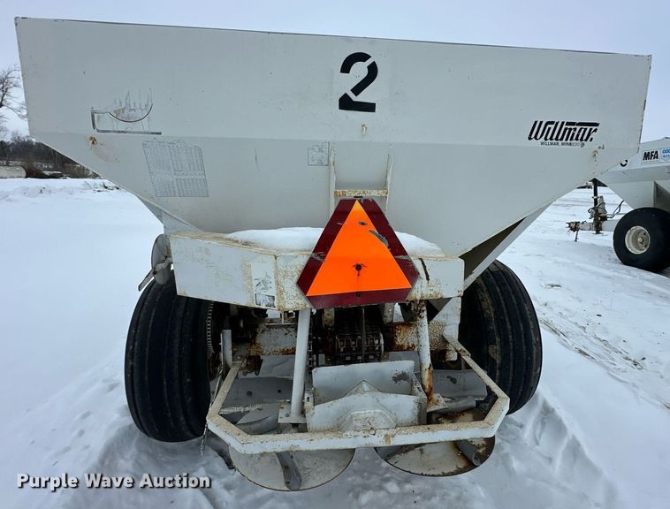 image for item NL9353 Willmar  600 spreader
