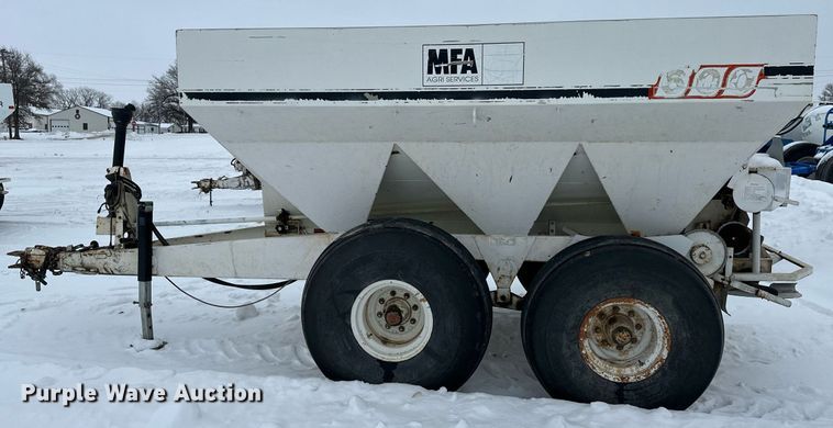 image for item NL9353 Willmar  600 spreader