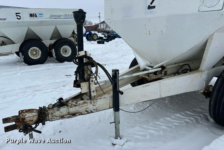 image for item NL9353 Willmar  600 spreader