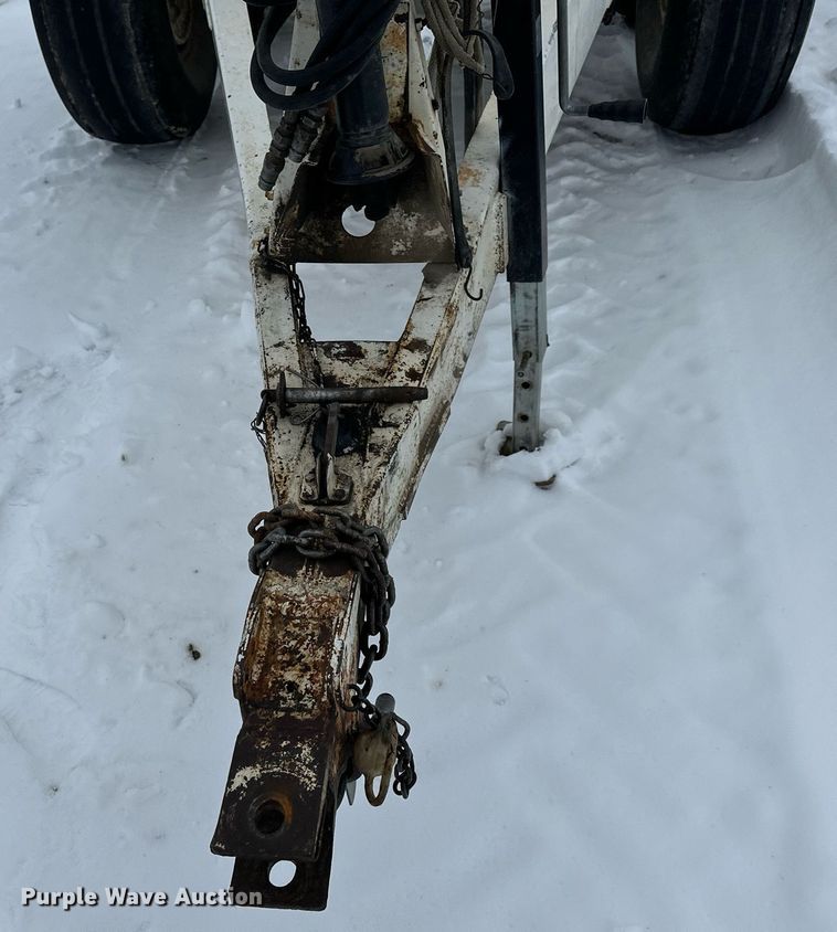 image for item NL9353 Willmar  600 spreader