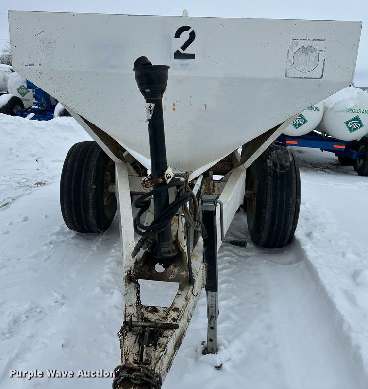 image for item NL9353 Willmar  600 spreader