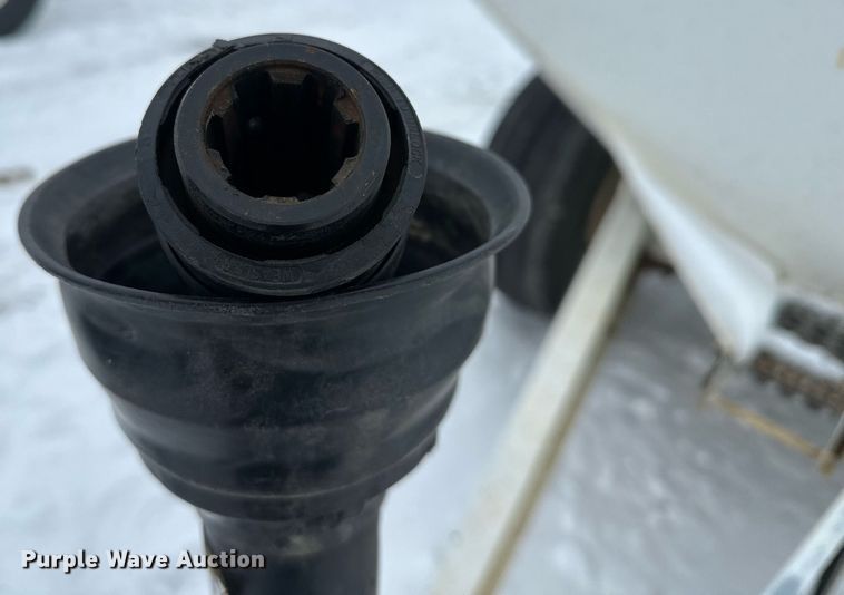 image for item NL9353 Willmar  600 spreader